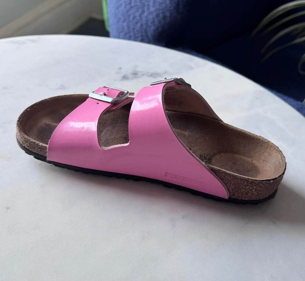 Birkenstock Arizona Kids Birko-Flor Patent Sandals in Fuchsia Tulip Pink 32 - Picture 11 of 11